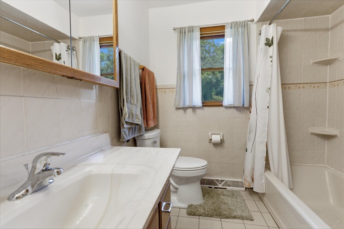 6231 Linden, LA GRANGE, Illinois 60525, 3 Bedrooms Bedrooms, ,1 BathroomBathrooms,House,For Sale,Linden,202603502