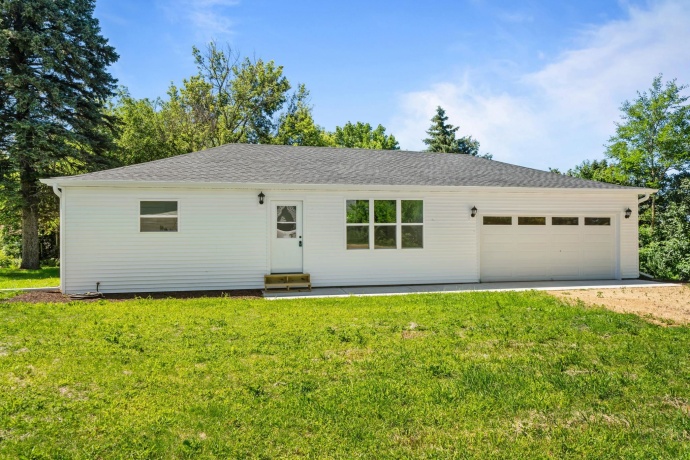 3569 Egan, LEAF RIVER, Illinois 61047, 2 Bedrooms Bedrooms, ,1 BathroomBathrooms,House,For Sale,Egan,202603786