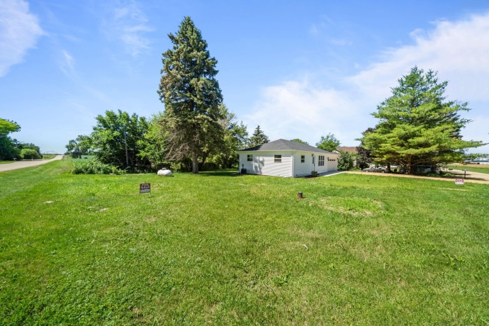 3569 Egan, LEAF RIVER, Illinois 61047, 2 Bedrooms Bedrooms, ,1 BathroomBathrooms,House,For Sale,Egan,202603786