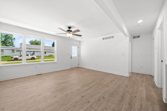 3569 Egan, LEAF RIVER, Illinois 61047, 2 Bedrooms Bedrooms, ,1 BathroomBathrooms,House,For Sale,Egan,202603786
