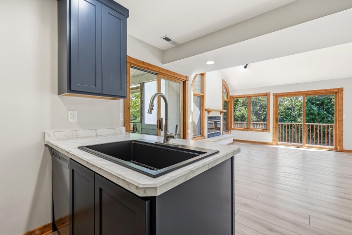 3 Bluffwood, GALENA, Illinois 61036, 3 Bedrooms Bedrooms, ,2 BathroomsBathrooms,House,For Sale,Bluffwood,202603788