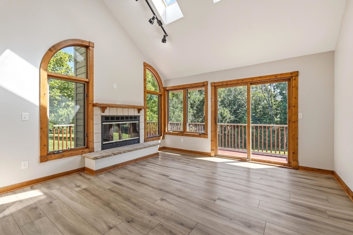 3 Bluffwood, GALENA, Illinois 61036, 3 Bedrooms Bedrooms, ,2 BathroomsBathrooms,House,For Sale,Bluffwood,202603788