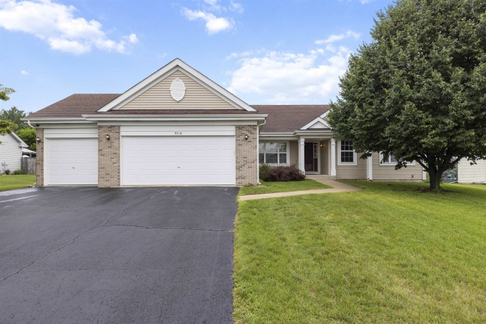 9219 CORRIEDALE RUN, ROSCOE, Illinois 61073, 3 Bedrooms Bedrooms, ,2 BathroomsBathrooms,House,For Sale,CORRIEDALE RUN,202603791