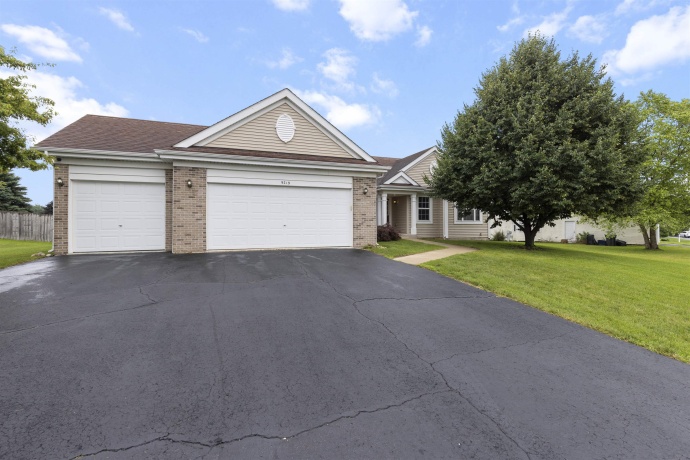 9219 CORRIEDALE RUN, ROSCOE, Illinois 61073, 3 Bedrooms Bedrooms, ,2 BathroomsBathrooms,House,For Sale,CORRIEDALE RUN,202603791