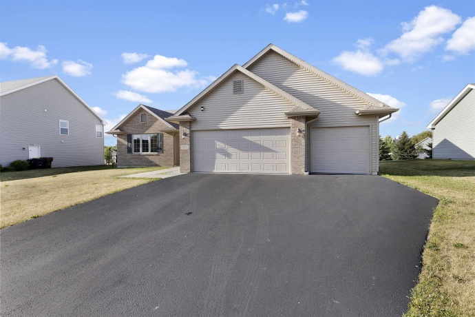 7152 Stearman, LOVES PARK, Illinois 61111, 3 Bedrooms Bedrooms, ,2 BathroomsBathrooms,House,For Sale,Stearman,202603798