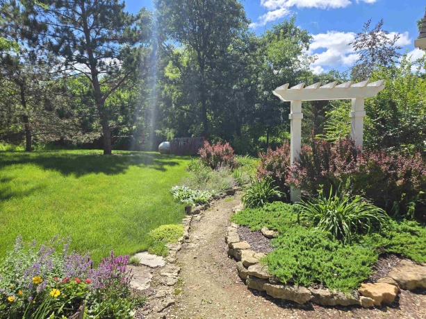 5A114 Apple Canyon, APPLE RIVER, Illinois 61001, 3 Bedrooms Bedrooms, ,2 BathroomsBathrooms,House,For Sale,Apple Canyon,202603803