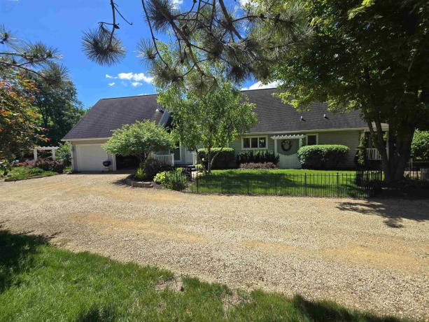 5A114 Apple Canyon, APPLE RIVER, Illinois 61001, 3 Bedrooms Bedrooms, ,2 BathroomsBathrooms,House,For Sale,Apple Canyon,202603803