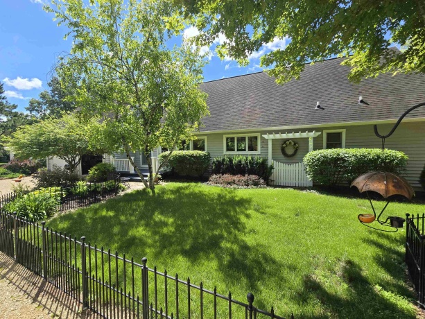 5A114 Apple Canyon, APPLE RIVER, Illinois 61001, 3 Bedrooms Bedrooms, ,2 BathroomsBathrooms,House,For Sale,Apple Canyon,202603803