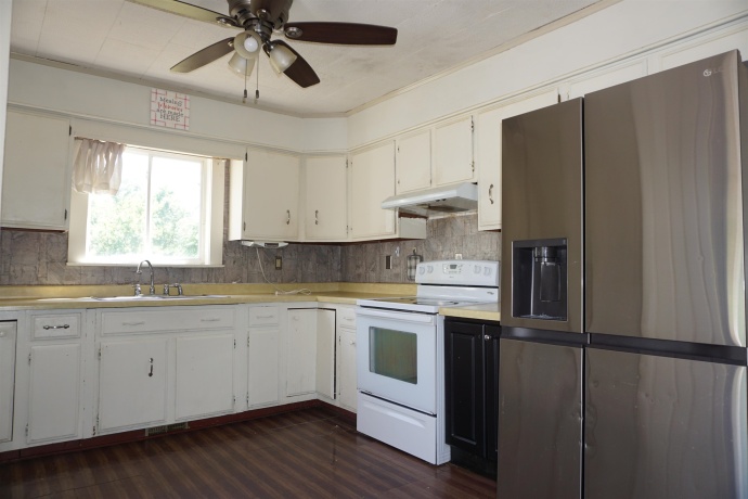 703 Maple, MACHESNEY PARK, Illinois 61115, 2 Bedrooms Bedrooms, ,2 BathroomsBathrooms,House,For Sale,Maple,202603804