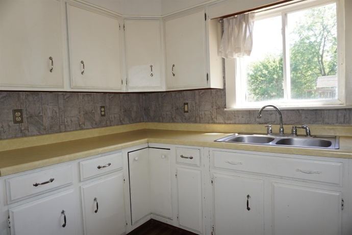 703 Maple, MACHESNEY PARK, Illinois 61115, 2 Bedrooms Bedrooms, ,2 BathroomsBathrooms,House,For Sale,Maple,202603804