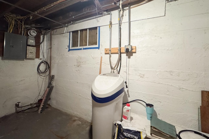 420 Park, FREEPORT, Illinois 61032, 2 Bedrooms Bedrooms, ,1 BathroomBathrooms,House,For Sale,Park,202603806
