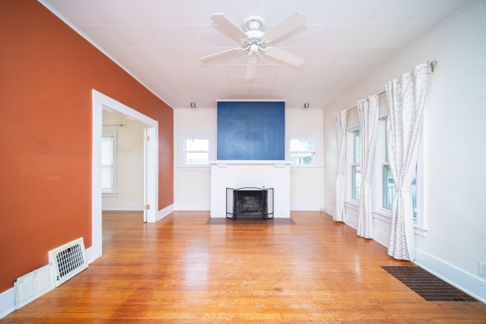 420 Park, FREEPORT, Illinois 61032, 2 Bedrooms Bedrooms, ,1 BathroomBathrooms,House,For Sale,Park,202603806