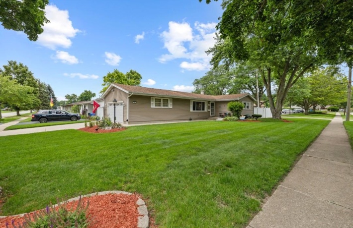 701 Kane, SOUTH ELGIN, Illinois 60177, 3 Bedrooms Bedrooms, ,2 BathroomsBathrooms,House,For Sale,Kane,202603807