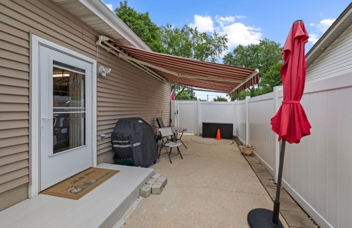 701 Kane, SOUTH ELGIN, Illinois 60177, 3 Bedrooms Bedrooms, ,2 BathroomsBathrooms,House,For Sale,Kane,202603807
