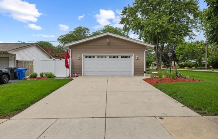 701 Kane, SOUTH ELGIN, Illinois 60177, 3 Bedrooms Bedrooms, ,2 BathroomsBathrooms,House,For Sale,Kane,202603807