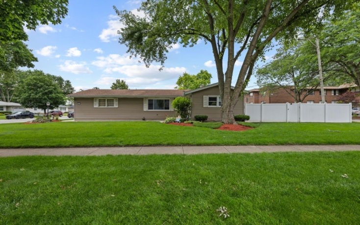 701 Kane, SOUTH ELGIN, Illinois 60177, 3 Bedrooms Bedrooms, ,2 BathroomsBathrooms,House,For Sale,Kane,202603807