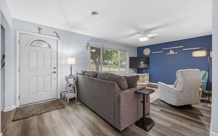 701 Kane, SOUTH ELGIN, Illinois 60177, 3 Bedrooms Bedrooms, ,2 BathroomsBathrooms,House,For Sale,Kane,202603807