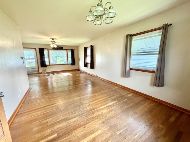 504 Colden, POLO, Illinois 61064, 3 Bedrooms Bedrooms, ,2 BathroomsBathrooms,House,For Sale,Colden,202603808
