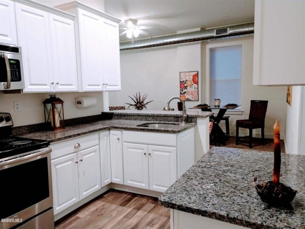 102 Market Street, Apt. 2, MOUNT CARROLL, Illinois 61053, 2 Bedrooms Bedrooms, ,1 BathroomBathrooms,House,For Sale,Market Street, Apt. 2,170960
