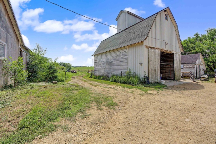 3139 McConnell, DAKOTA, Illinois 61018, 4 Bedrooms Bedrooms, ,1 BathroomBathrooms,Farm,For Sale,McConnell,202603814