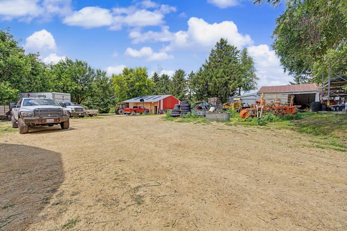 3139 McConnell, DAKOTA, Illinois 61018, 4 Bedrooms Bedrooms, ,1 BathroomBathrooms,Farm,For Sale,McConnell,202603814