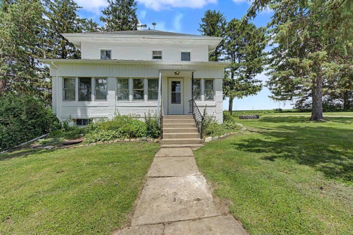 3139 McConnell, DAKOTA, Illinois 61018, 4 Bedrooms Bedrooms, ,1 BathroomBathrooms,Farm,For Sale,McConnell,202603814