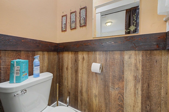 3139 McConnell, DAKOTA, Illinois 61018, 4 Bedrooms Bedrooms, ,1 BathroomBathrooms,Farm,For Sale,McConnell,202603814