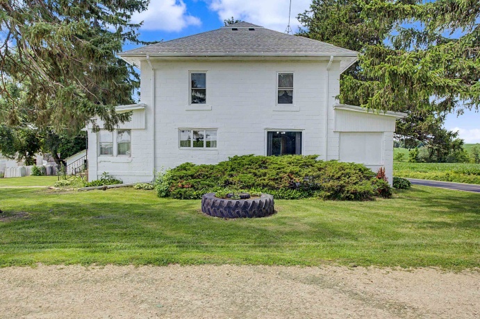 3139 McConnell, DAKOTA, Illinois 61018, 4 Bedrooms Bedrooms, ,1 BathroomBathrooms,Farm,For Sale,McConnell,202603814