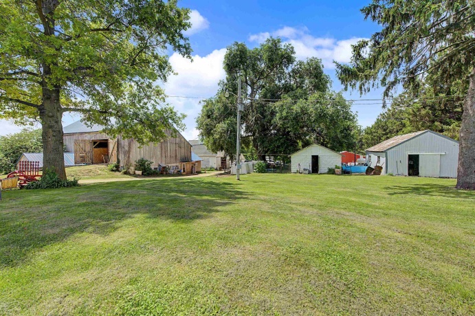 3139 McConnell, DAKOTA, Illinois 61018, 4 Bedrooms Bedrooms, ,1 BathroomBathrooms,Farm,For Sale,McConnell,202603814