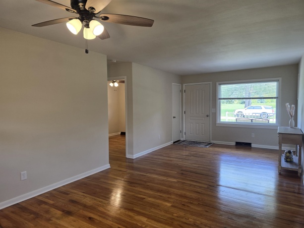 4850 Fielding, ROCKFORD, Illinois 61102, 3 Bedrooms Bedrooms, ,1 BathroomBathrooms,House,For Sale,Fielding,202603812