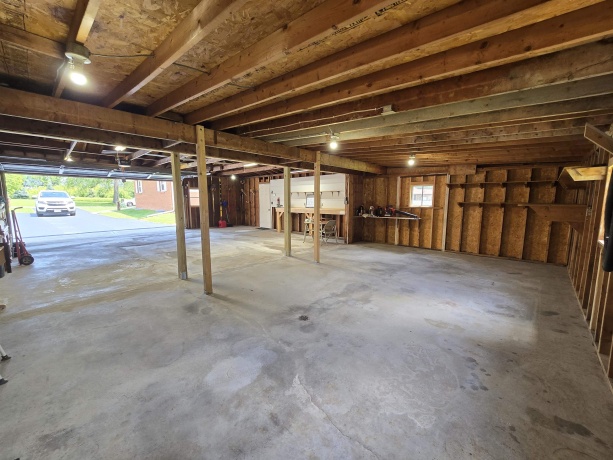 4850 Fielding, ROCKFORD, Illinois 61102, 3 Bedrooms Bedrooms, ,1 BathroomBathrooms,House,For Sale,Fielding,202603812