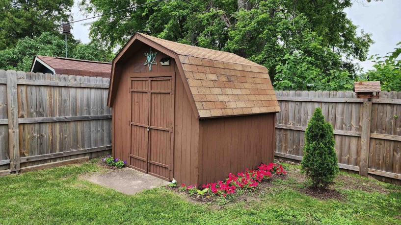 1851 Cleveland, BELOIT, Wisconsin 53511, 2 Bedrooms Bedrooms, ,2 BathroomsBathrooms,House,For Sale,Cleveland,202603712