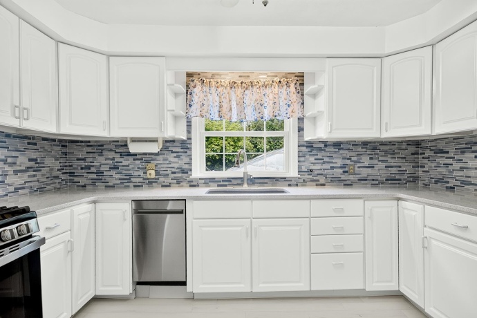 4010 Pinecrest, ROCKFORD, Illinois 61107, 3 Bedrooms Bedrooms, ,1 BathroomBathrooms,House,For Sale,Pinecrest,202603816