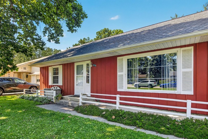 4010 Pinecrest, ROCKFORD, Illinois 61107, 3 Bedrooms Bedrooms, ,1 BathroomBathrooms,House,For Sale,Pinecrest,202603816