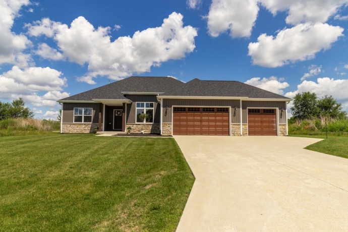 4144 Trimble, ROCKFORD, Illinois 61102, 3 Bedrooms Bedrooms, ,2 BathroomsBathrooms,House,For Sale,Trimble,202603709