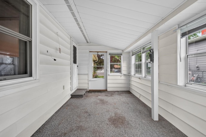 130 Andrews, BELVIDERE, Illinois 61008, 3 Bedrooms Bedrooms, ,2 BathroomsBathrooms,House,For Sale,Andrews,202603819
