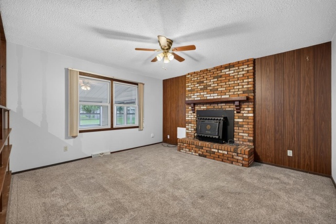130 Andrews, BELVIDERE, Illinois 61008, 3 Bedrooms Bedrooms, ,2 BathroomsBathrooms,House,For Sale,Andrews,202603819