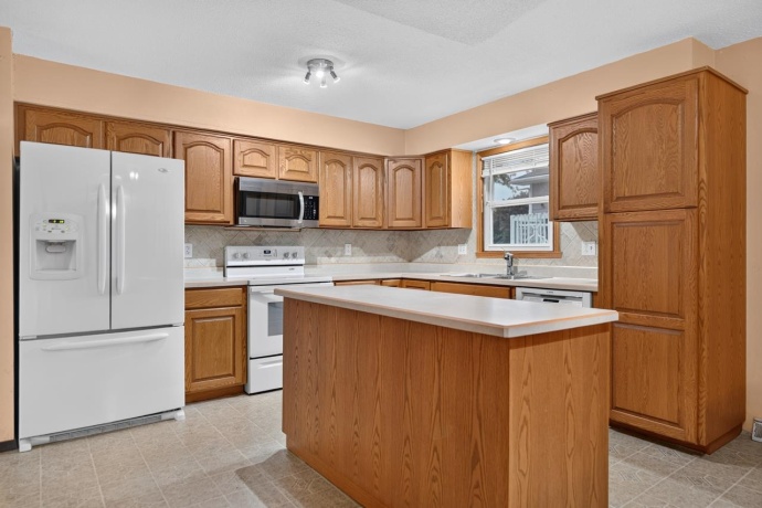 130 Andrews, BELVIDERE, Illinois 61008, 3 Bedrooms Bedrooms, ,2 BathroomsBathrooms,House,For Sale,Andrews,202603819