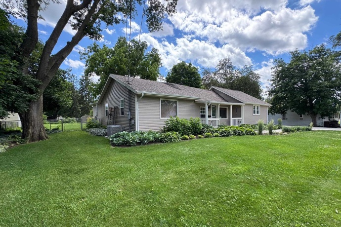 512 FRANKLIN ST, W, ROCKTON, Illinois 61072, 3 Bedrooms Bedrooms, ,2 BathroomsBathrooms,House,For Sale,FRANKLIN ST, W,202603820