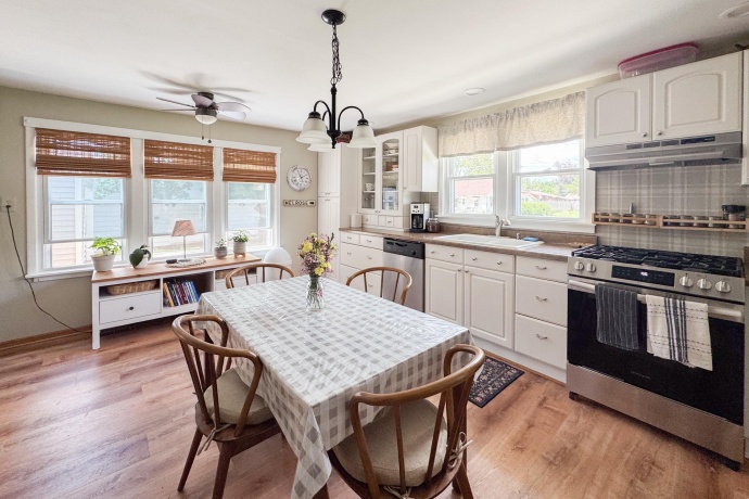 512 FRANKLIN ST, W, ROCKTON, Illinois 61072, 3 Bedrooms Bedrooms, ,2 BathroomsBathrooms,House,For Sale,FRANKLIN ST, W,202603820