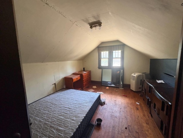 14032 Burnham, CHICAGO, Illinois 60633, 3 Bedrooms Bedrooms, ,2 BathroomsBathrooms,House,For Sale,Burnham,202603822