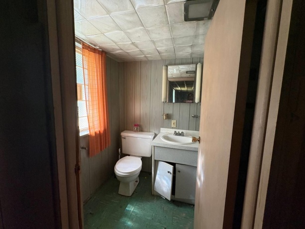 14032 Burnham, CHICAGO, Illinois 60633, 3 Bedrooms Bedrooms, ,2 BathroomsBathrooms,House,For Sale,Burnham,202603822