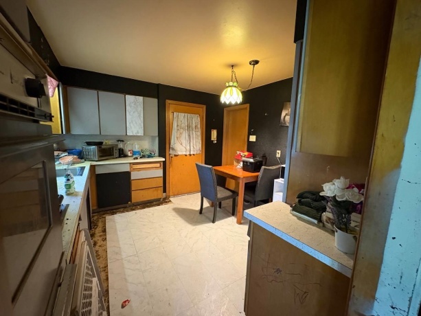 14032 Burnham, CHICAGO, Illinois 60633, 3 Bedrooms Bedrooms, ,2 BathroomsBathrooms,House,For Sale,Burnham,202603822