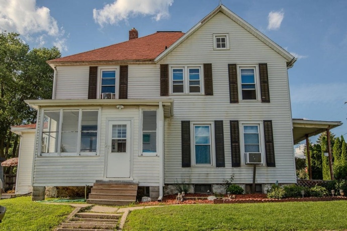 102 Rock City, GERMAN VALLEY, Illinois 61039, 4 Bedrooms Bedrooms, ,1 BathroomBathrooms,House,For Sale,Rock City,202603833