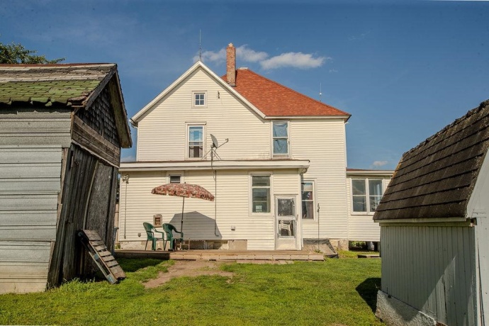 102 Rock City, GERMAN VALLEY, Illinois 61039, 4 Bedrooms Bedrooms, ,1 BathroomBathrooms,House,For Sale,Rock City,202603833