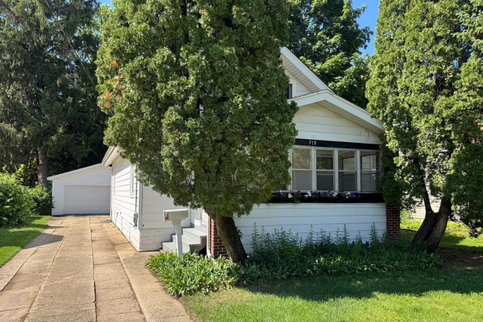 719 Lawn, LOVES PARK, Illinois 61111, 3 Bedrooms Bedrooms, ,1 BathroomBathrooms,House,For Sale,Lawn,202603834