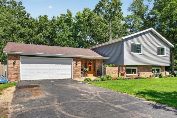 13837 Beaver, ROSCOE, Illinois 61073, 3 Bedrooms Bedrooms, ,2 BathroomsBathrooms,House,For Sale,Beaver,202603835
