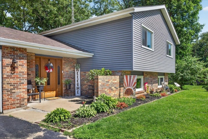 13837 Beaver, ROSCOE, Illinois 61073, 3 Bedrooms Bedrooms, ,2 BathroomsBathrooms,House,For Sale,Beaver,202603835
