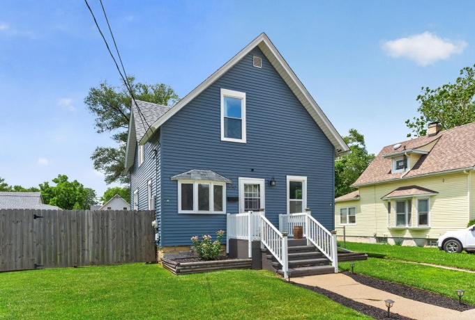 630 FAIRVIEW, SOUTH BELOIT, Illinois 61080, 3 Bedrooms Bedrooms, ,1 BathroomBathrooms,House,For Sale,FAIRVIEW,202603837