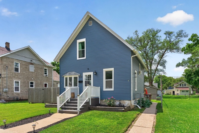 630 FAIRVIEW, SOUTH BELOIT, Illinois 61080, 3 Bedrooms Bedrooms, ,1 BathroomBathrooms,House,For Sale,FAIRVIEW,202603837